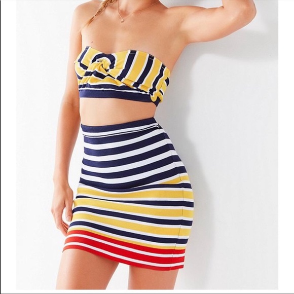 Urban Outfitters stripped two piece set - Picture 3 of 8